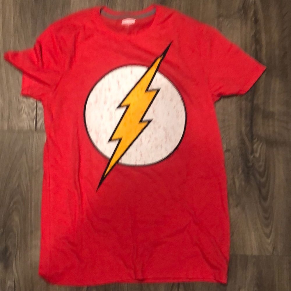 (✌🏽 for $24) The Flash x Old Navy graphic tee collab (Size: S)